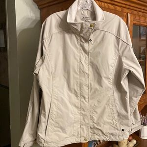 Ladies gently used LL Bean light weight jacket size Medium